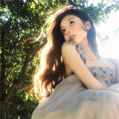 神秘裸女